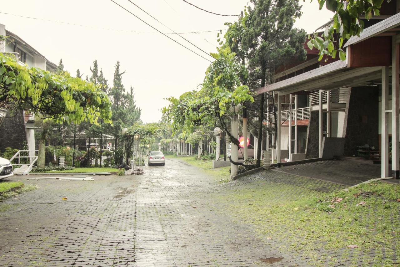 Oyo 229 Hi Quality Otel Bandung Dış mekan fotoğraf