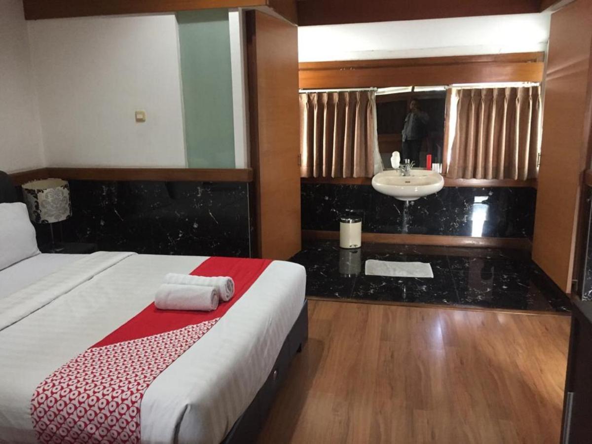 Oyo 229 Hi Quality Otel Bandung Dış mekan fotoğraf