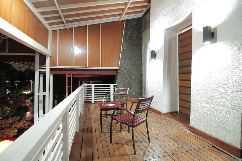 Oyo 229 Hi Quality Otel Bandung Dış mekan fotoğraf