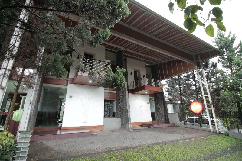 Oyo 229 Hi Quality Otel Bandung Dış mekan fotoğraf